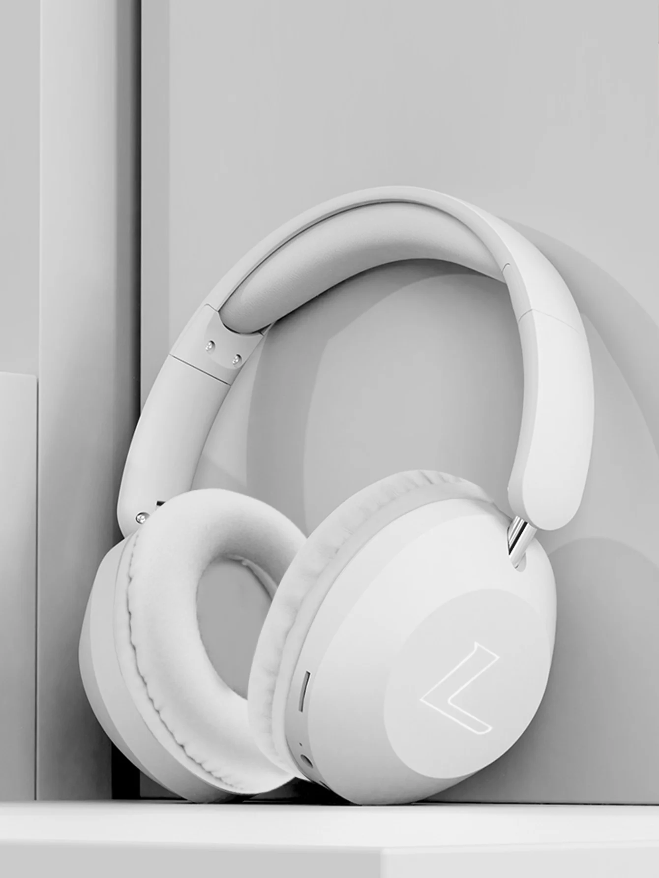 Over-ear Bluetooth headphones, high-quality wireless calls, long-life sports, gaming and music listening Bluetooth headphones - Image 4